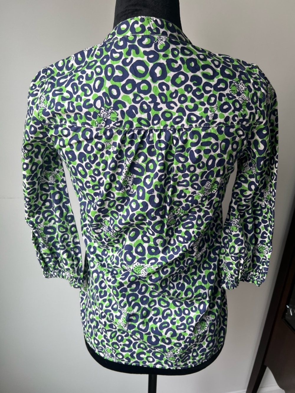 Lilly Pulitzer Vivi Peasant Top in the Thrill of the Chaise leopard print - XS - Picture 7 of 12